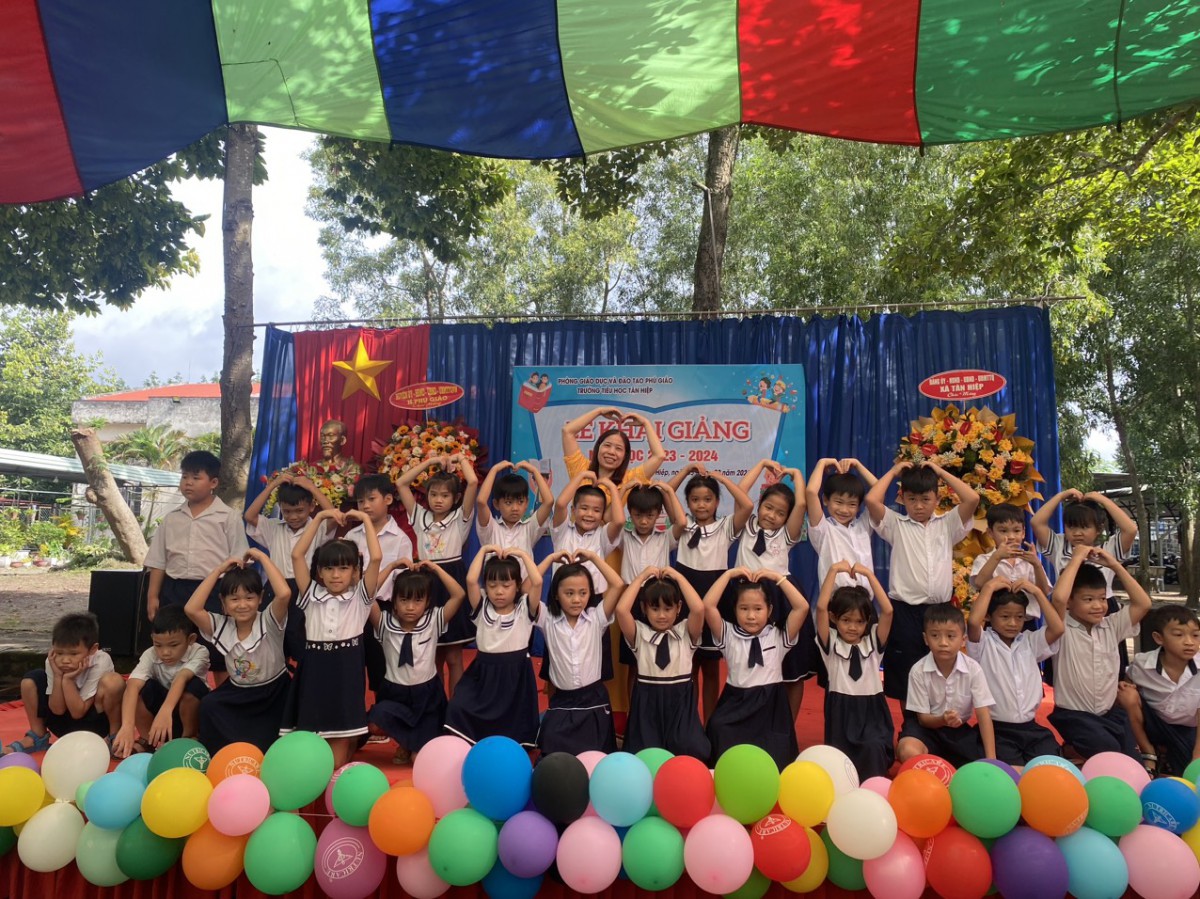 z4664492835302_635665f6e22f4c44814d83ef2d48f3e2