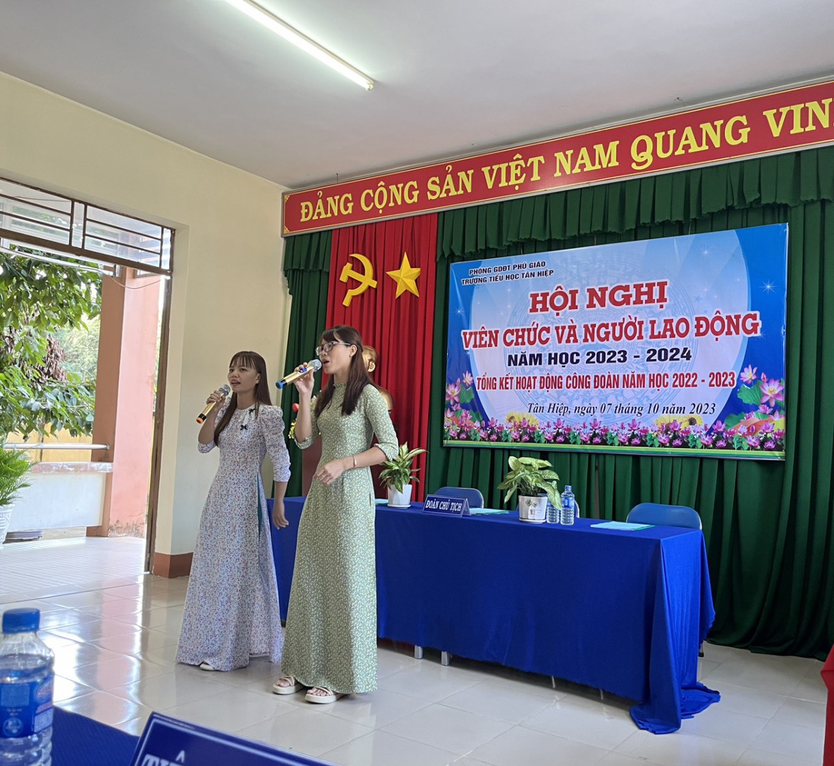 VĂN NGHỆ CHÀO MỪNG HỘI NGHỊ