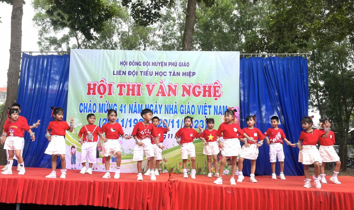 z4900763075058_926d79f2690a41f5948954716f0e9ea1