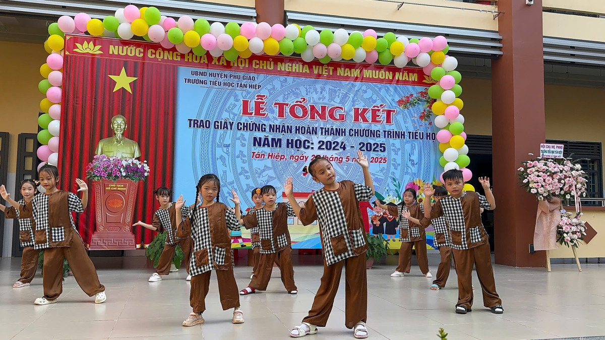 z6644872595543_9139d109c0e7bbecd9493451f16f8593